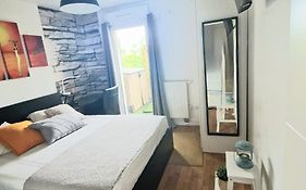 Modern And Confortable Apartment Close To Paris